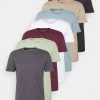 Pier One 7 Pack - T-Shirt Basic - Black/Green/Bordeaux -Pier One 05950bdf2b4f4a819c926fdd6aa3f51b