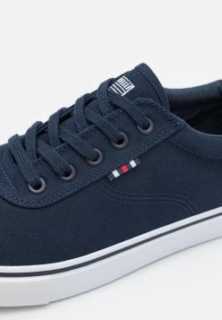 Pier One Unisex - Sneakers Laag - Dark Blue 13 Pier One Unisex - Sneakers Laag - Dark Blue -Pier One 32507fd832634b92a4915d77598d3c25