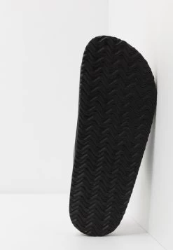 Pier One Unisex - Pantoffels - Black 16 Pier One Unisex - Pantoffels - Black -Pier One 4a735c24e60449a29969a0148d036b07