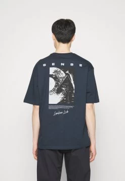 Pier One Sense Tee- T-Shirt Print - Dark Blue 11 Pier One Sense Tee- T-Shirt Print - Dark Blue -Pier One 512fd7fe8a844aebb6a2e28f70b522f2