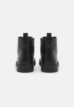 Pier One Unisex - Veterboots - Black 10 Pier One Unisex - Veterboots - Black -Pier One b4bba21c5c5045809f9f89fdc8738ce6