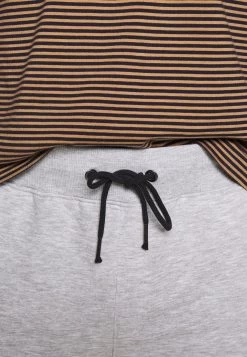 Pier One 2 Pack - Shorts -Light Grey /Black 10 Pier One 2 Pack - Shorts -Light Grey /Black -Pier One c4d577d8c6314b53bc4b281d9e735af0