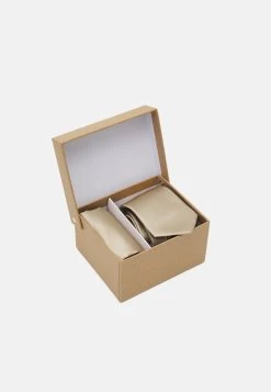 Pier One Set - Pochet - Beige -Pier One dae22eb1283541c98e7012d1c86f16c1