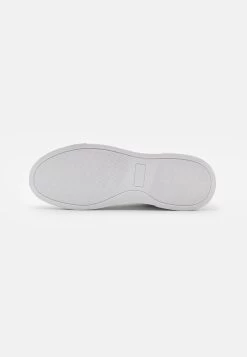 Pier One Unisex - Sneakers Laag - White 12 Pier One Unisex - Sneakers Laag - White -Pier One e2a5a64afecd4f079860774a1a970a80