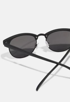 Pier One Unisex - Zonnebril -Black -Pier One f41786acb4f54644b6e1caf49d70a762